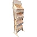 Présentoir en bois recyclé, personnalisable et démontable avec quatre caisses indépendantes.