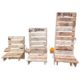 Chaises en bois et emboîtables, personnalisables avec petite tablette.