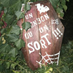 Panneau déco Halloween en bois – Un bonbon ou un sort ?